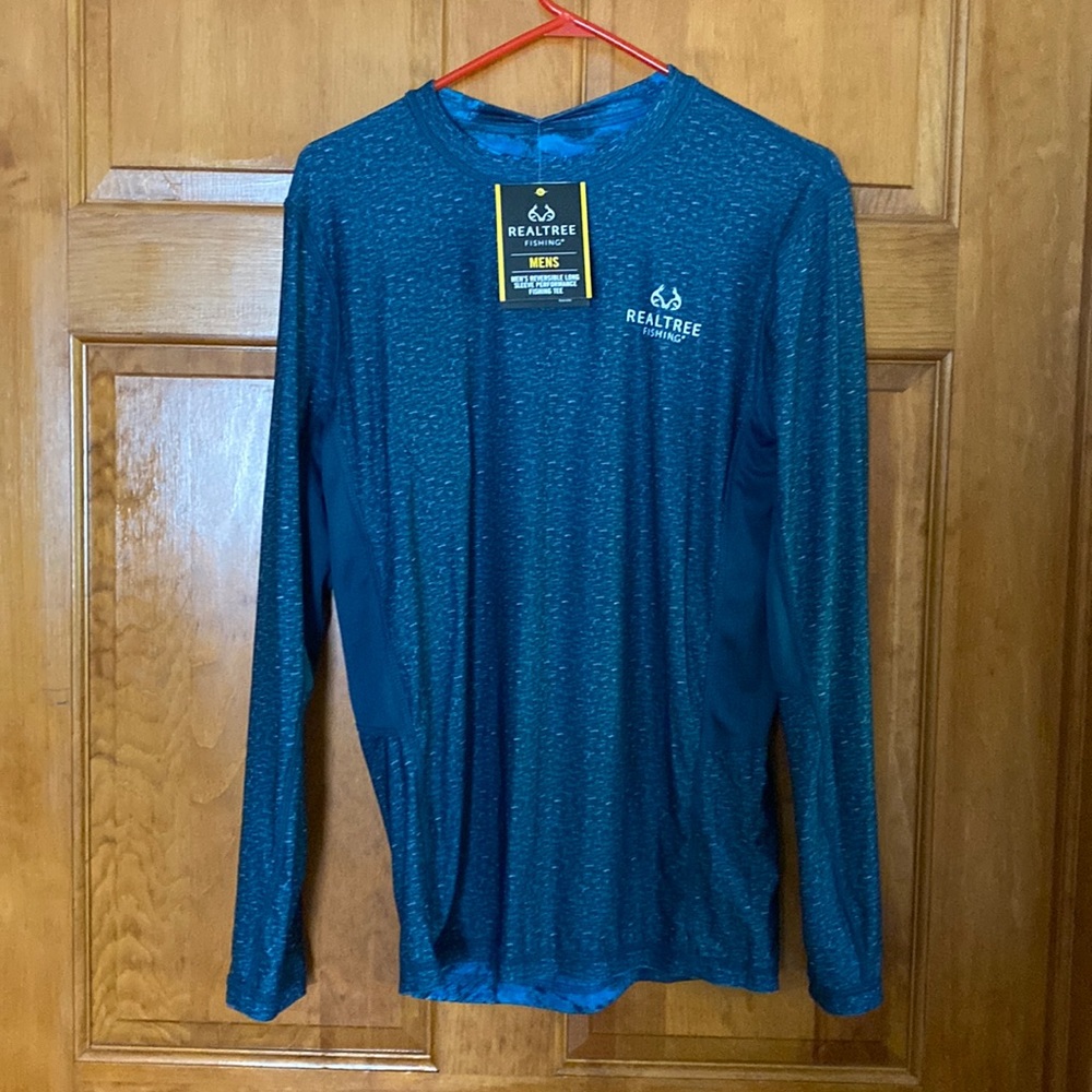 Real tree Men’s Fishing Shirt Size Sm-NWTS